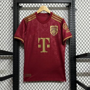 3c49b333102ab8947fc69c7d2aaa6d0f.jpg Bayern München 125 År 2025/26 Röd