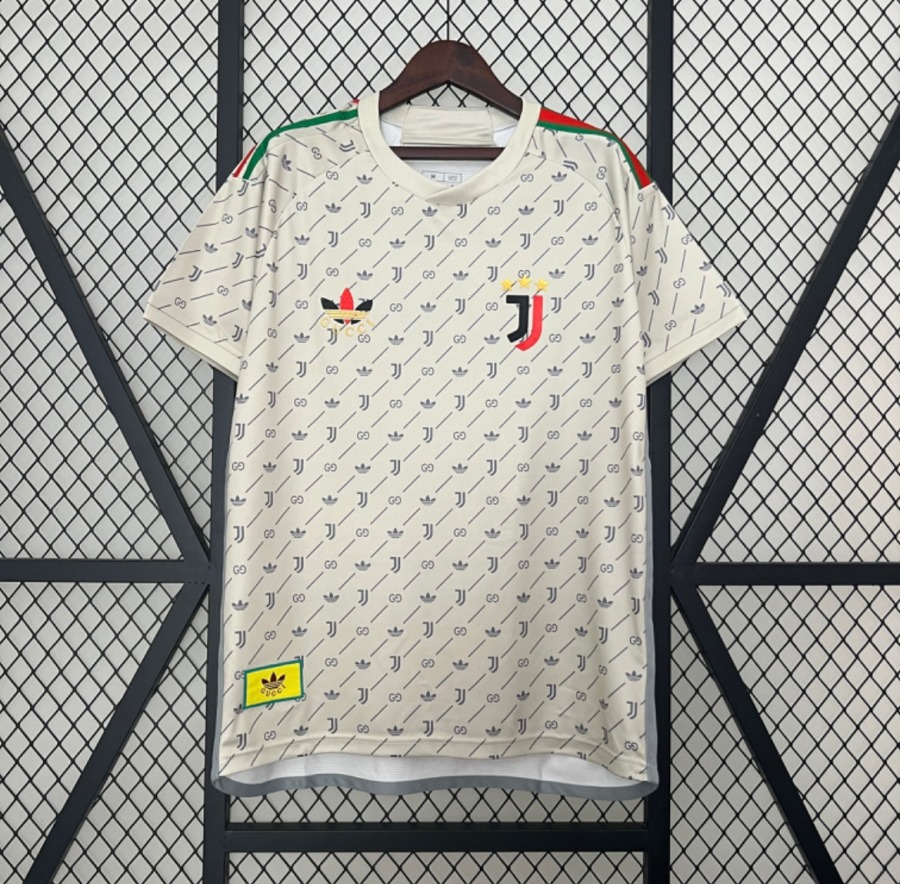 4FFC475A-D98E-4F57-ADEE-BCDF3500CDF0.jpg Juventus Fotbollströja 2024/25 Concept
