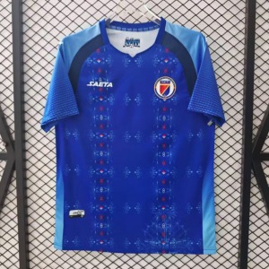 51a578e0f5d60f53b0361aaddde240e9.jpg Fotbollströja Haiti Hemmatröja 2025/26