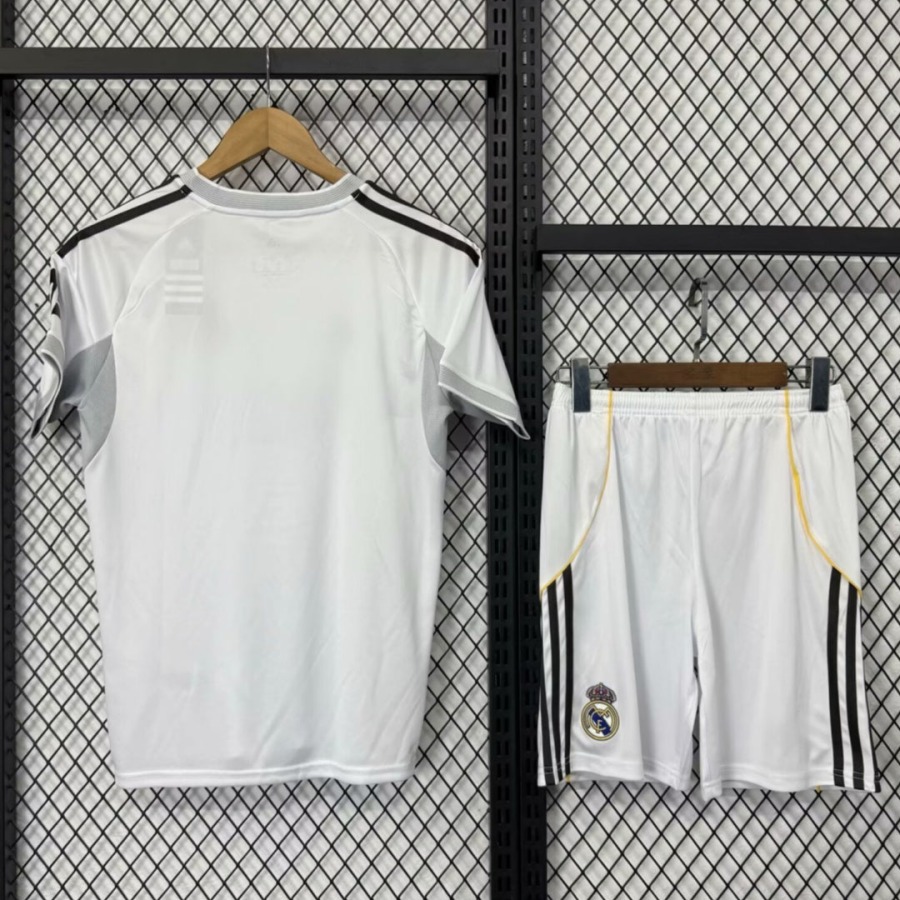 Fotbollströja Real Madrid Hemmatröja 2025/26 Vuxen