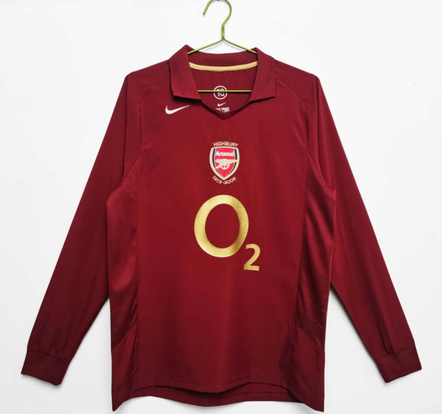 597D0E75-94DF-4247-9A02-06B27C21F7D2.jpg Arsenal 2005/06 Hemmatröja Långa Ärmar