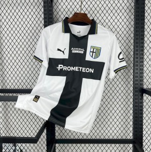 5ABA736E-8F15-4774-82F8-18E8304E60F4.jpg Fotbollströja Parma Hemma 2025/26
