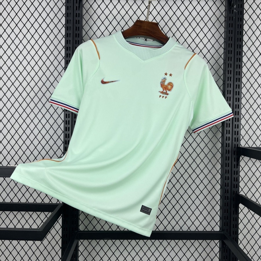 5fd470352988b4f42f662e91d2af4d0e.jpg Maillot France Extérieur 2026
