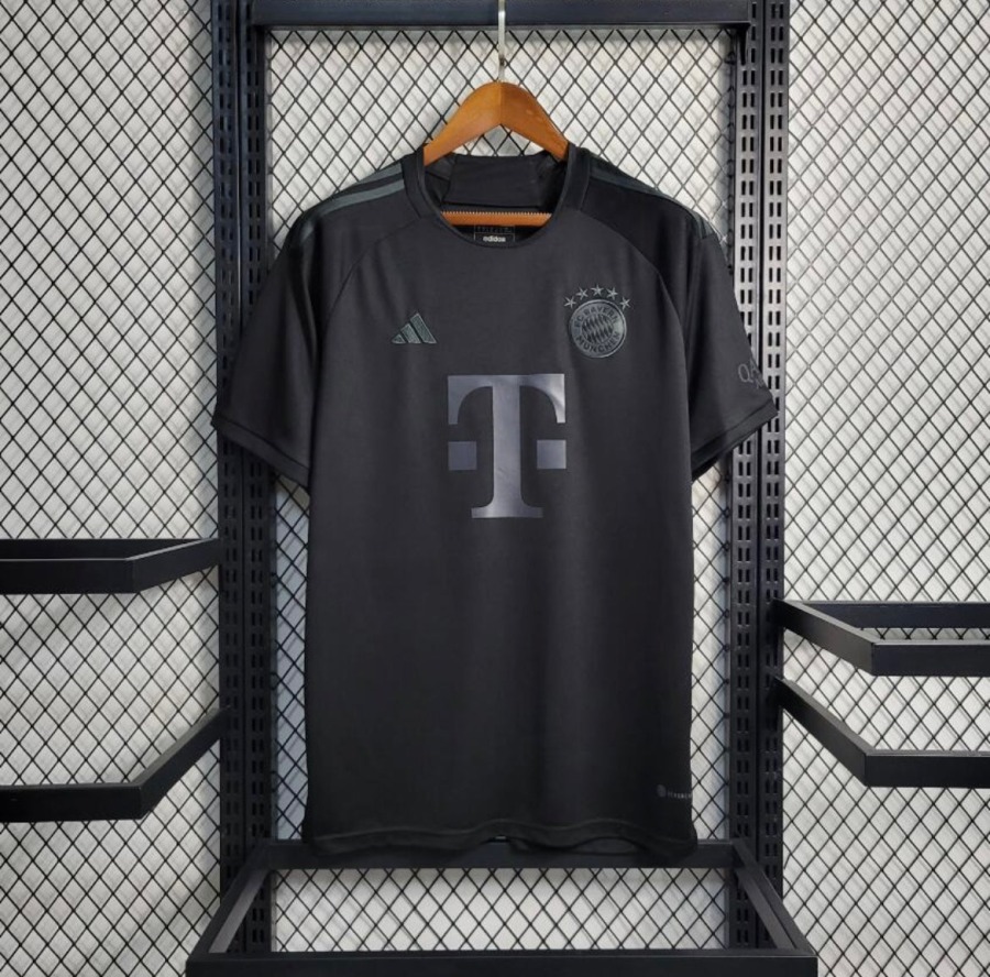 66E6756D-6AE0-4093-A59C-13A10FB289CF.jpg Fotbollströja FC Bayern Munich 2022/23 Concept