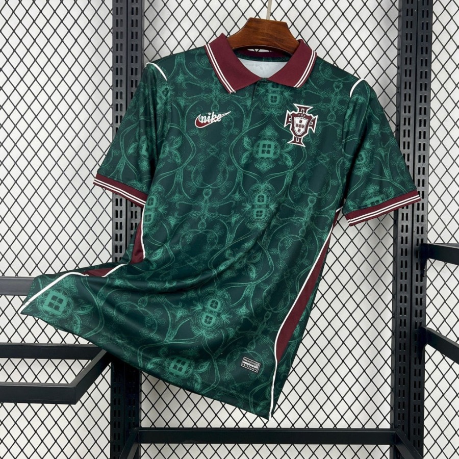 6e164b3d8e7c78927a4919f64dbeb14f.jpg Portugal 2025/26 Special Polo-tröja