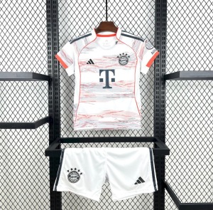 77B688BB-136A-45A2-9E8B-78E497C0C258.jpg Fotbollströja FC Bayern München Bortatröja 2025/26 Barn