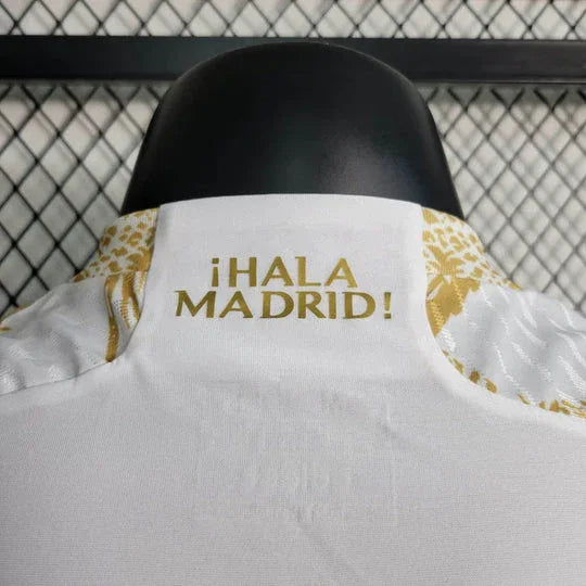 7B4F847CB6A46EAFD7F2774CF8791EE4_540x_02456505-7c97-44f8-90a7-1db14b4d4a93.jpg Real Madrid tröja 2023-2024 Limited Edition Guld
