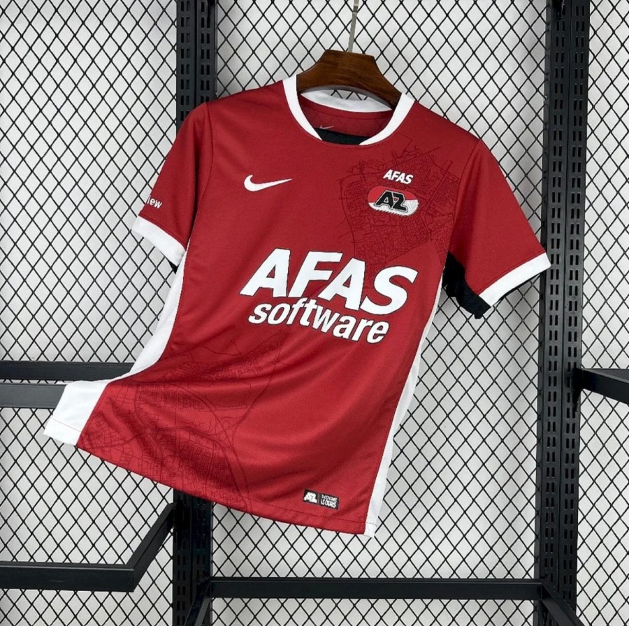 8686C790-0E68-4D57-9DEF-D4D784BAC3DC.jpg Maillot AZ Alkmaar Domicile 2025/26