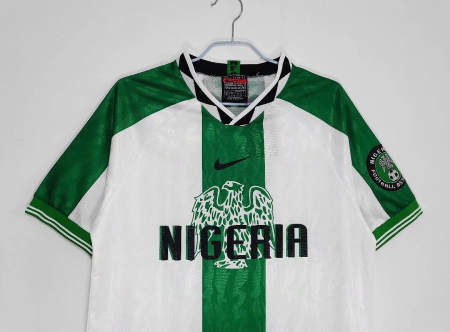 8C7ACAD3-F15D-4DE2-82DA-6F95C8020619.jpg Nigeria Bortatröja 1996