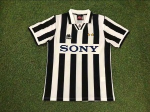 91DA8611-4D25-4F09-9DBB-E3E07A1C40FD.jpg Juventus Hemmatröja 1996/97