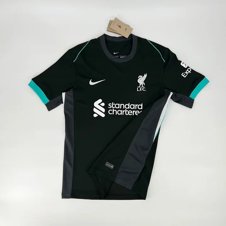 94089715462e36b28c055765c9b0cd59.jpg Maillot Liverpool 2024-2025 Extérieur