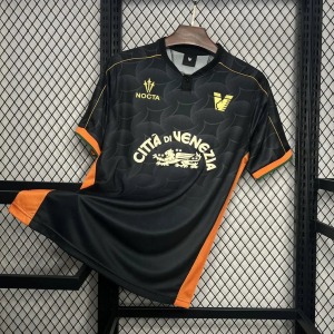 Fotbollströja Venezia Hemmatröja 2024-2025