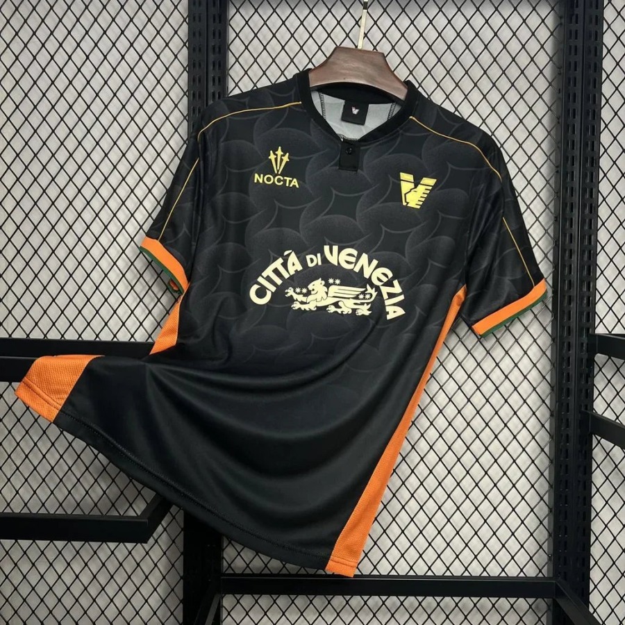 Fotbollströja Venezia Hemmatröja 2024-2025