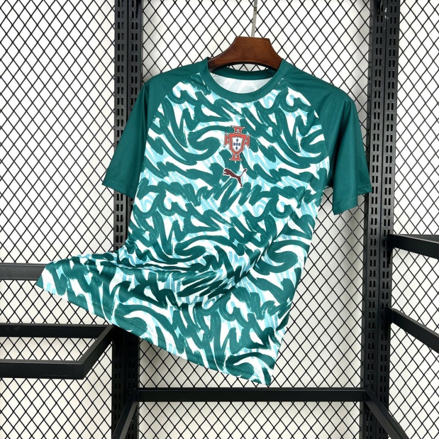 97fe2f4bb10da89525a7ac6823b98b6f.jpg Maillot Portugal 2026/27 Édition Spéciale Green