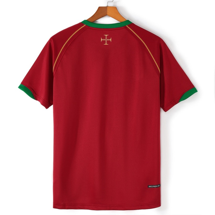 Portugals hemmatröja Retro 2006