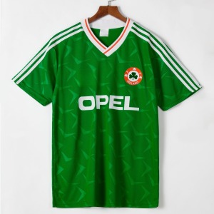 98d33af90f4e25961ec68e83b89c0470.jpg Retro Irland Hemmatröja 1990-1992