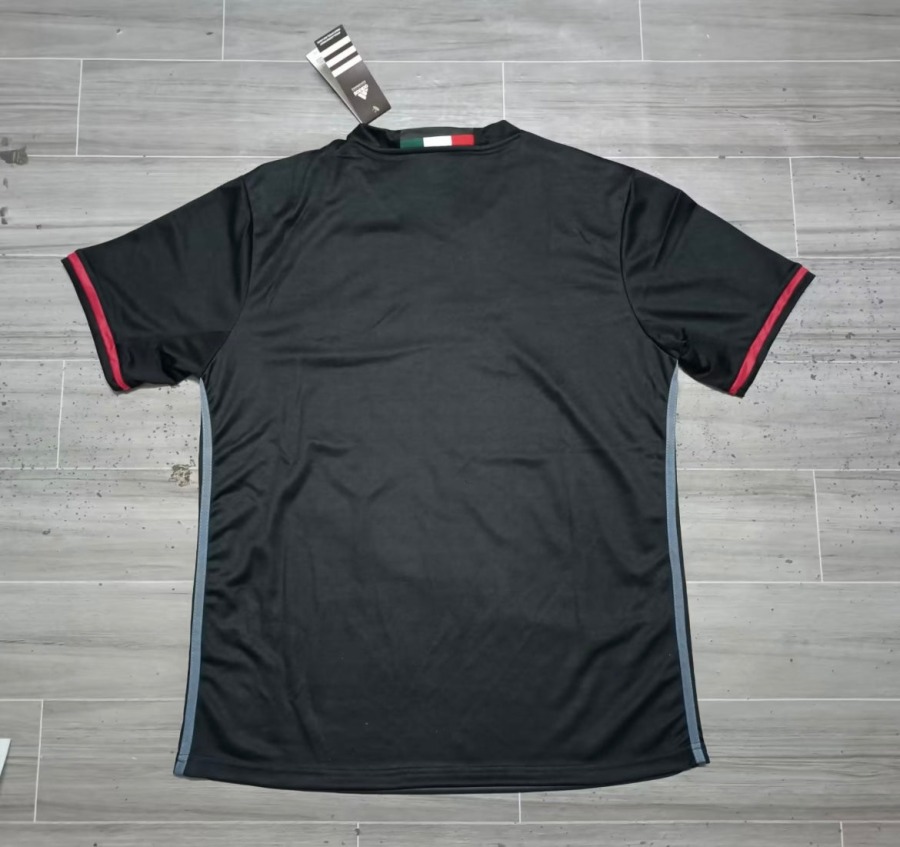 9A44FF06-B2DB-42A2-89CB-C42033EC0E2B.jpg Maillot AC Milan Domicile 2016/17