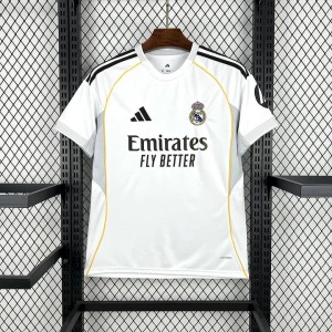 9a41b41a11acb85ea82115cee68e982a.jpg Fotbollströja Real Madrid Hemma 2025-2026