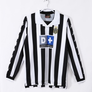 9ca2d46bb14e0cbfc2382c388f229666.jpg Juventus Hemmatröja 1999-2000 Retro Långa Ärmar