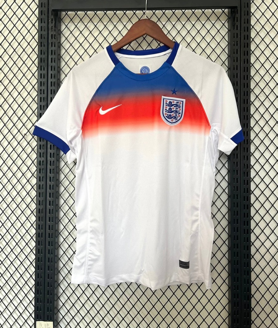 A4B59A36-E83B-4CA9-93FB-276B531A119C.jpg Maillot Angleterre Féminin 2025
