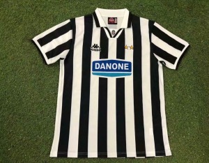 A57DF7FE-641A-450C-BD6D-72BD58C96159.jpg Fotbollströja Juventus Hemma 1994/95