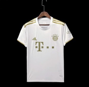 E78CE8C2-A8A8-46AF-A584-6B36CBF44A99.jpg Fotbollströja Bayern München 2022-2023 Borta