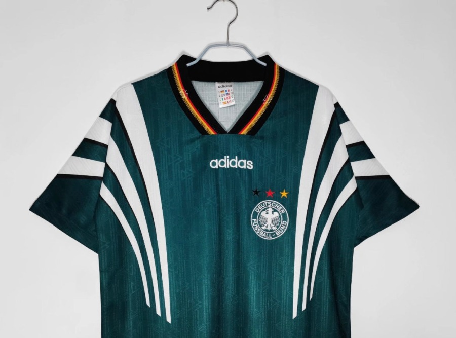 EC4E9C7E-72BC-4E4E-A201-6738E63142A8.jpg Tyskland Bortatröja 1996