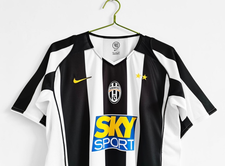 ECFE7A08-7C7D-441F-9FD6-DC816EFDAEAE.jpg Maillot Juventus Domicile 2004/05