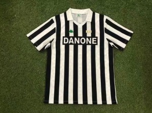 FullSizeRender_288af725-a9f8-477e-9db5-cd18ac071cec.jpg Fotbollströja Juventus Hemma 1992/93