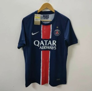 FullSizeRender_770474c9-d013-4dd3-a6f6-dc69cb930b1b.jpg Fotbollströja PSG Hemma 2024/25 Mästarstjärna