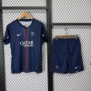 c2903ab57a3edf3f2c2c47dce033dfaa_8ab23bb1-864d-412d-b86e-53eb86b1a6cf.jpg Fotbollströja PSG Hemma 2025/26 Vuxen