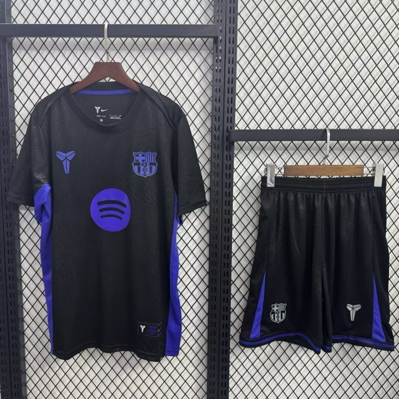 cd98cfc142c9adbe0414488f73a266a4.jpg Maillot Barcelone 25/26 Black Special Enfant