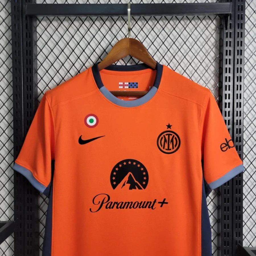 d55e5206f6baf5afa1c26f8d1105c2a2.jpg Maillot Inter Milan Third Orange 2023-2024