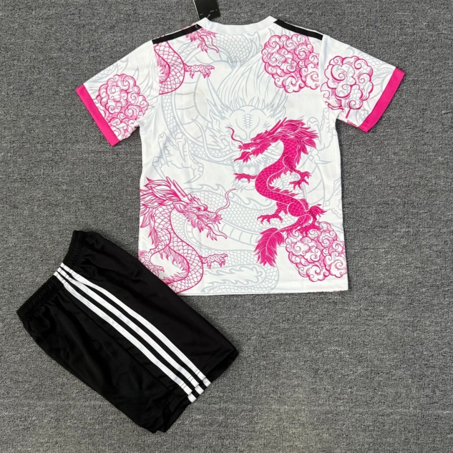 dbe13690be4220f89cc9a452f3d4da7b.jpg Fotbollströja Real Madrid 25/26 Barn Rosa Drake
