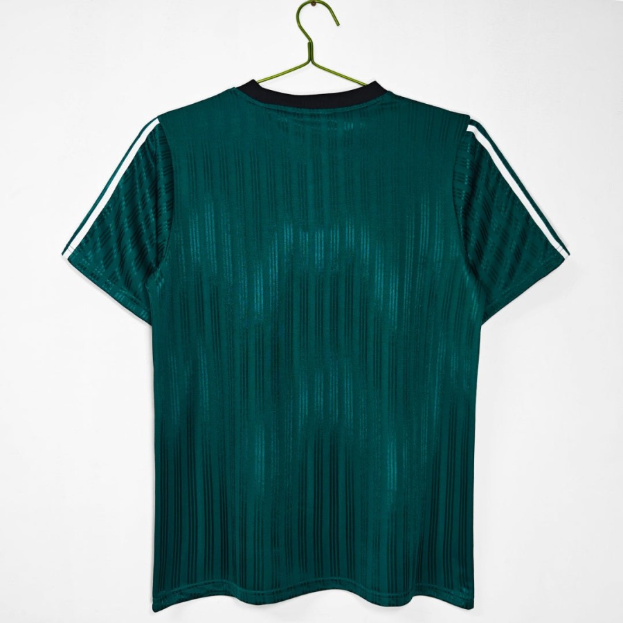 fd499fd7cf0354a290233b6aa599f231.jpg Liverpool Retro 1995 Grön Collector Fotbollströja