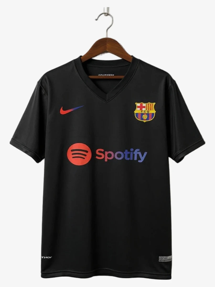 maillot-concept-fc-barcelone-edition-noir-2025-2026 studio v12 Maillot Concept FC Barcelone Édition Noir 2025-2026