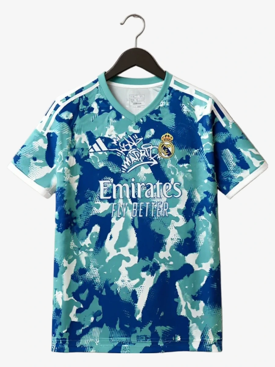 maillot-concept-real-madrid-edition-camouflage-2025-2026 studio v12 Maillot Concept Réal Madrid Édition Camouflage 2025-2026