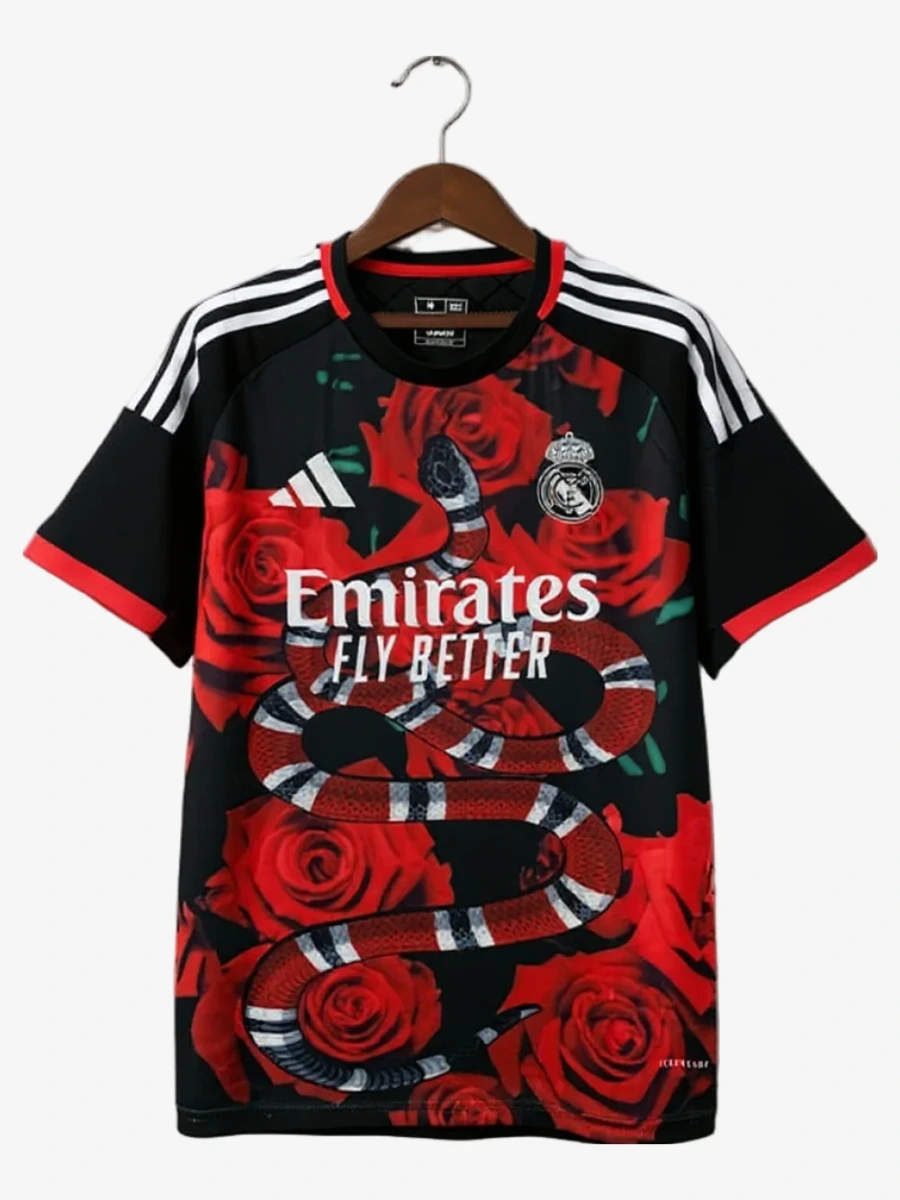 maillot-concept-real-madrid-edition-rose-rouge-2025-2026 studio v12 Fotbollströja Concept Real Madrid Edition Rosa Röd 2025-2026